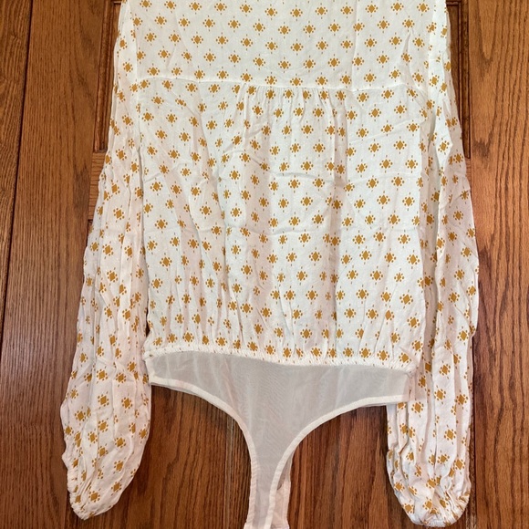 Willow Yellow Print Long Sleeve Bodysuit - Size XS - Picture 8 of 14